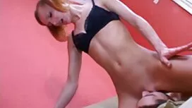 Slutty tóc đỏ Lauren ...