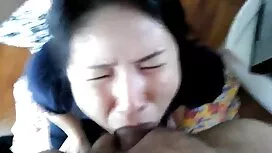 Deepthroat cutie muố ...